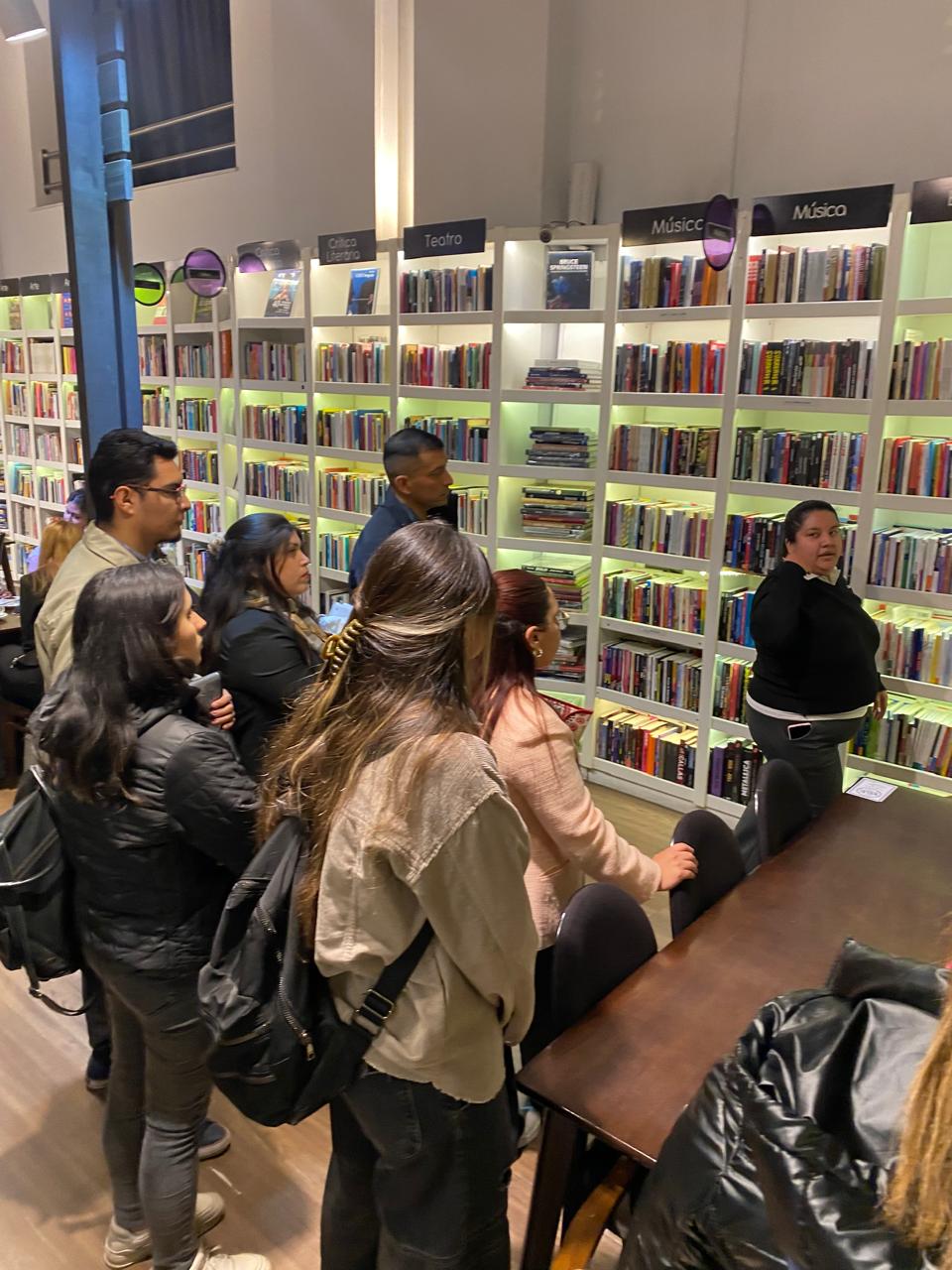 Café Literario en la Librería